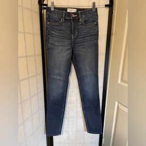 Kids Abercrombie 1892-size 11/12